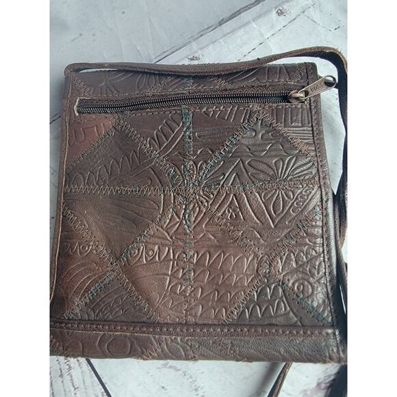 Barganza Genuine Leather Crossbody Tri Fold Wallet - Picture 4 of 11